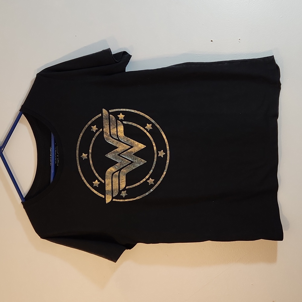 Wonder woman short-sleeved shirts for women size L
